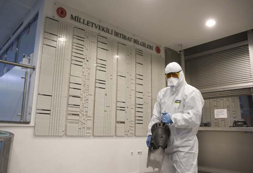 Mecliste koronavirüs için dezenfeksiyon yapıldı