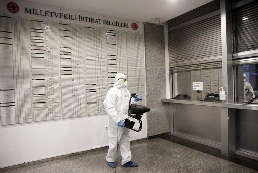 Mecliste koronavirüs için dezenfeksiyon yapıldı