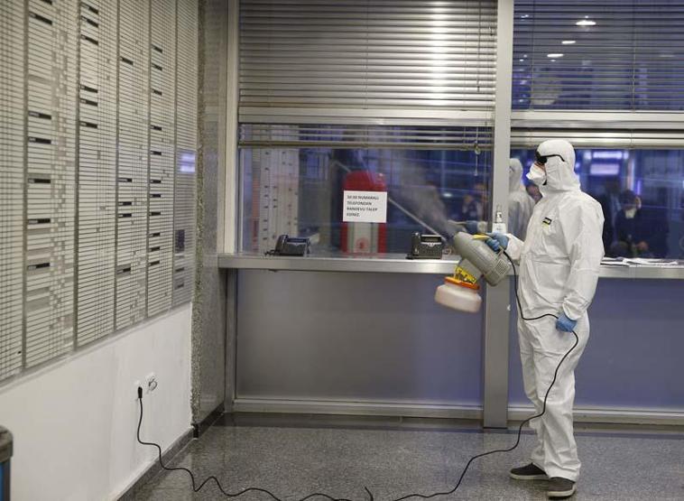 Mecliste koronavirüs için dezenfeksiyon yapıldı