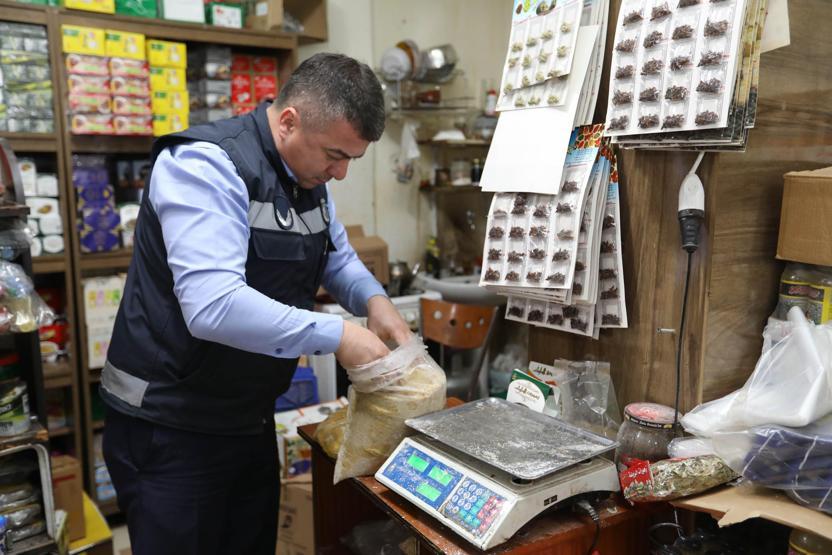 Denetime gelen ekibi gören iş yeri sahibi kaçtı