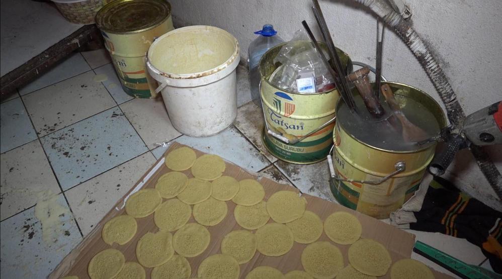 Denetime gelen ekibi gören iş yeri sahibi kaçtı