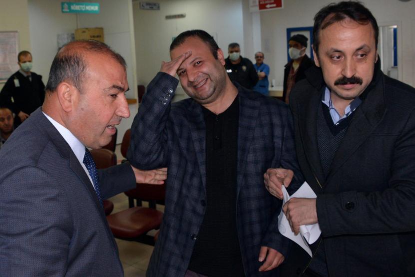 Asılsız koronavirüs paylaşımına gözaltı Gülerek poz verdi...