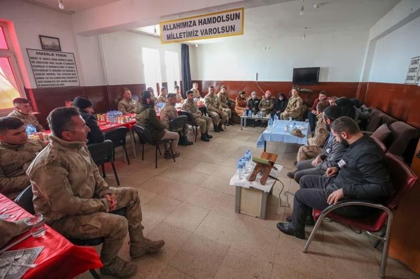 Şehit aileleri Vandaki çığ bölgesinde duygusal anlar yaşadı