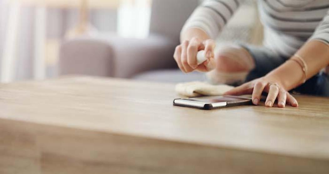 Koronavirüse karşı cep telefonlarını nasıl temizlemeliyiz
