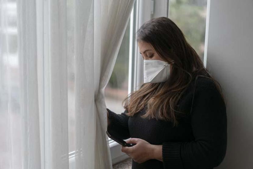 Koronavirüse karşı cep telefonlarını nasıl temizlemeliyiz