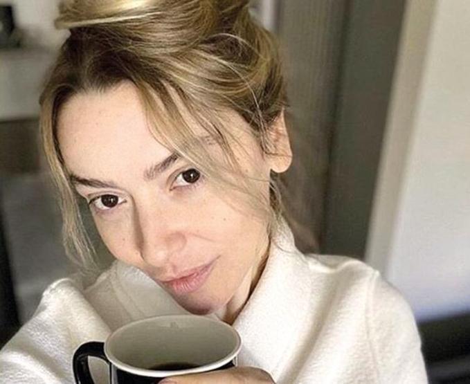 Eve kapandılar.. İşte ünlülerin ev günlüğü