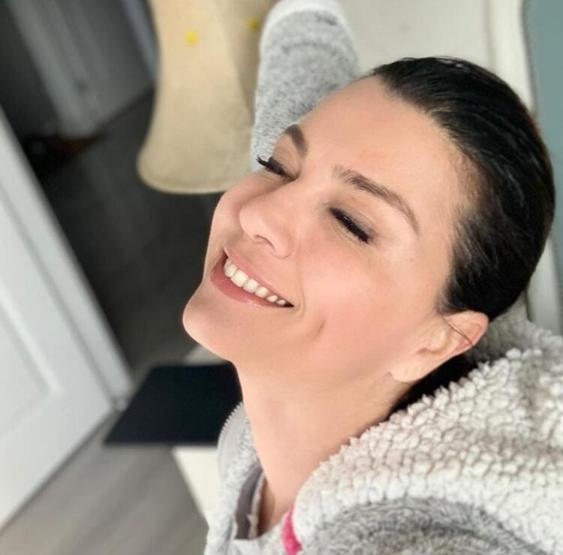 Eve kapandılar.. İşte ünlülerin ev günlüğü