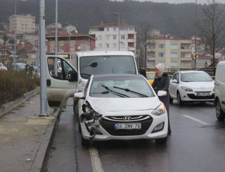 Doktor takla atıp ters dönen araçtan yaralı kurtuldu