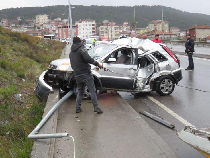 Doktor takla atıp ters dönen araçtan yaralı kurtuldu