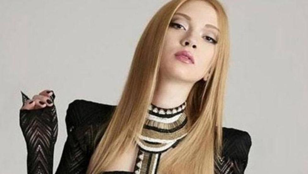 Ece Seçkin marifetli çıktı