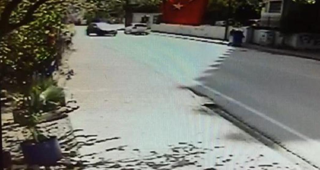 Evinin bahçesine otomobil düştü