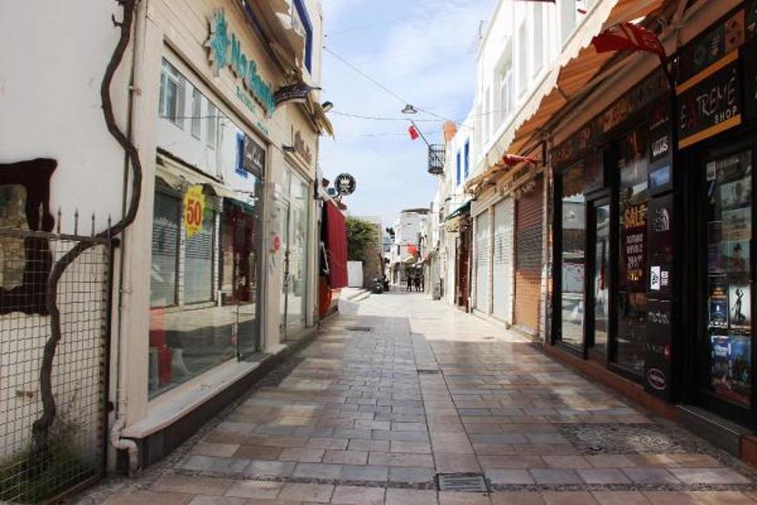 Bodrumda sahil ve sokaklar bomboş