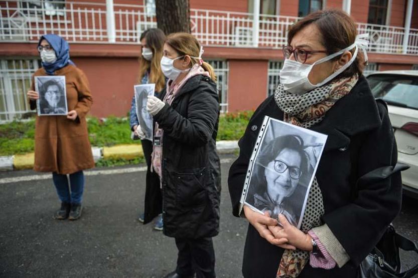 Koronavirüsten hayatını kaybeden Prof. Dr. Öz için Cerrahpaşada 1 dakikalık saygı duruşu