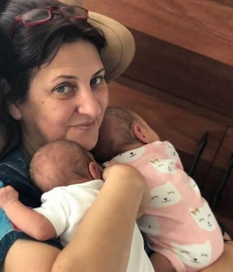 Pelin Akil ve Anıl Altandan babaanneyi ağlatan kutlama