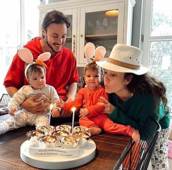 Pelin Akil ve Anıl Altandan babaanneyi ağlatan kutlama