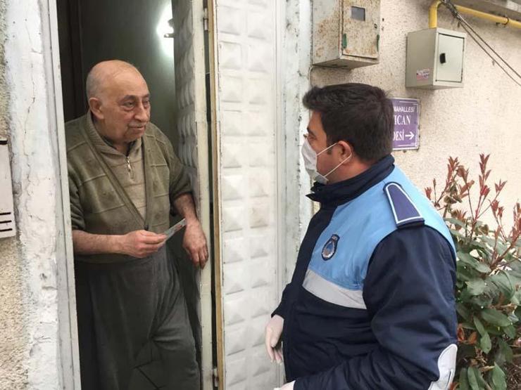 Zabıtaya hitabıyla duygulandıran Burhan amca hastaneye kaldırıldı