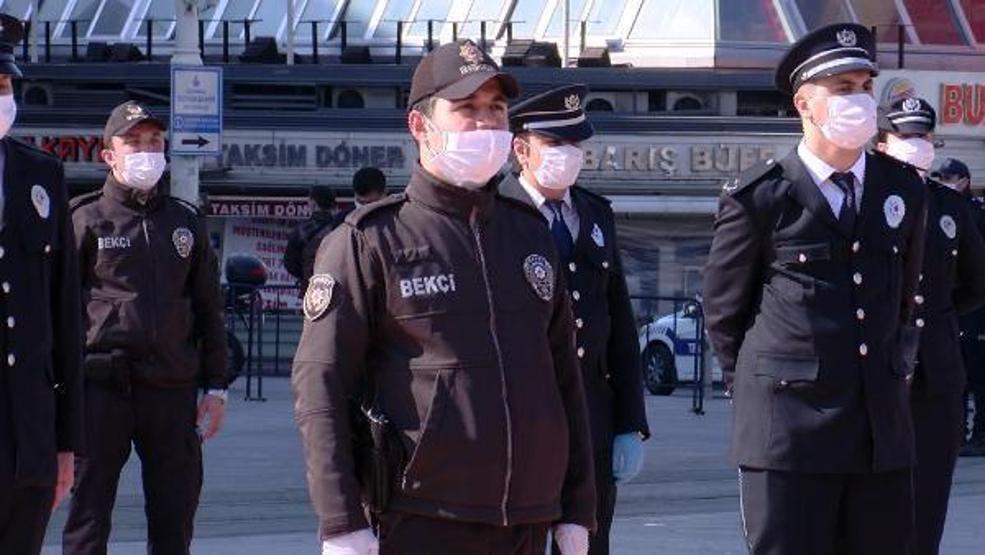 Taksimde sosyal mesafeli tören