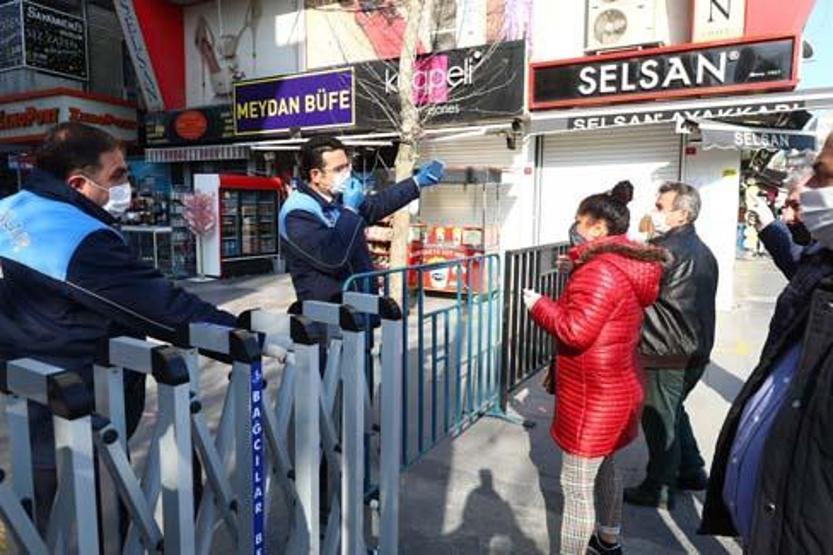 Bağcılar’ın en işlek caddeleri yayalara kapatıldı