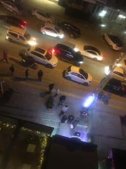 Yasağı duyan vatandaşlar market ve fırınların önüne akın etti