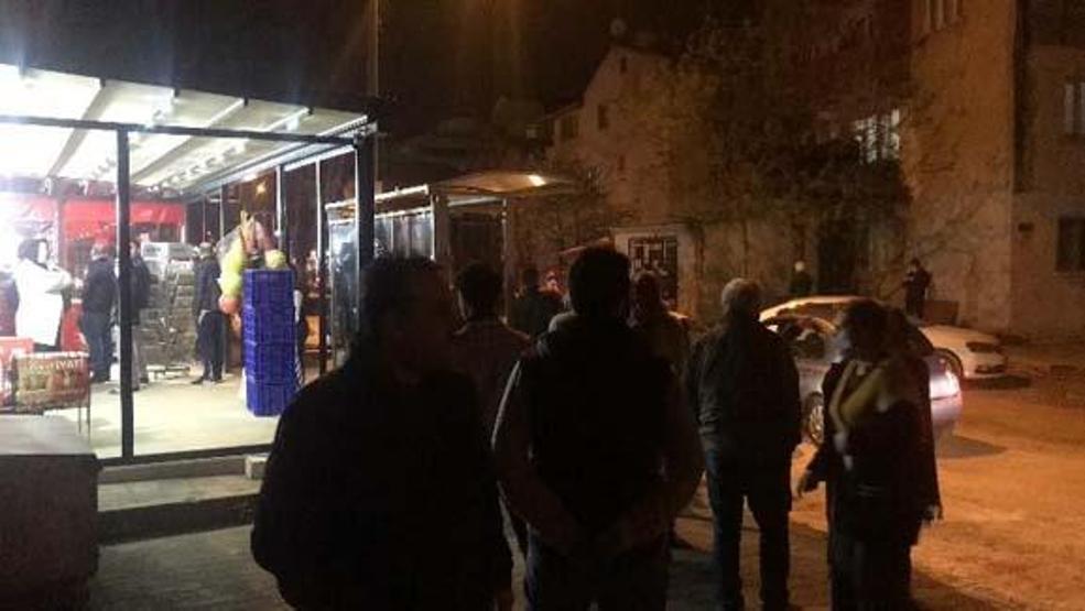 Yasağı duyan vatandaşlar market ve fırınların önüne akın etti