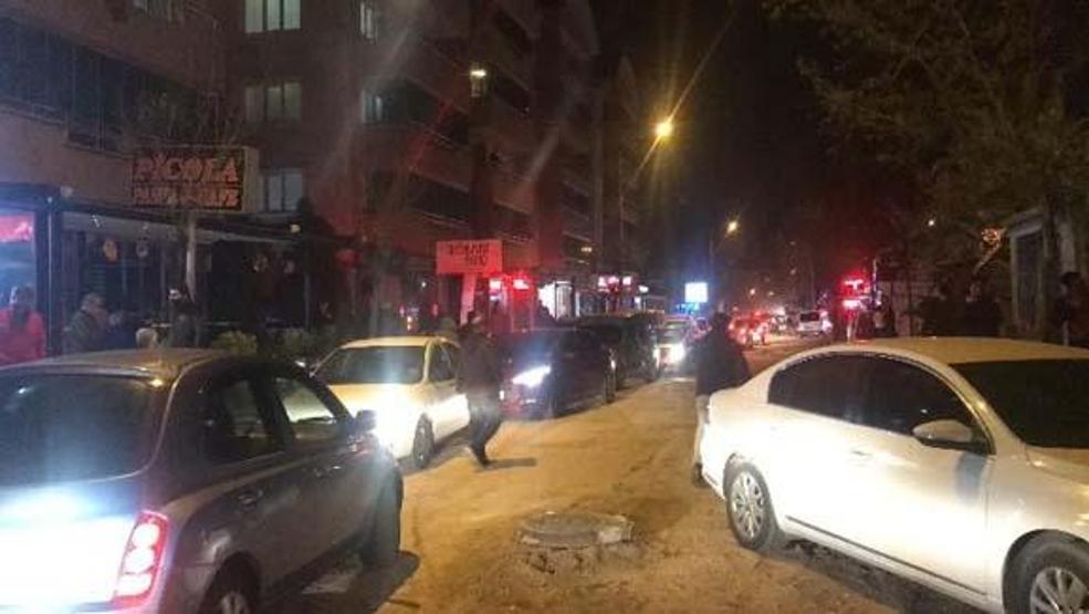 Yasağı duyan vatandaşlar market ve fırınların önüne akın etti