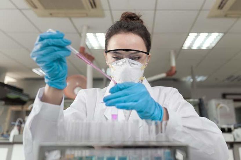 Koronavirüsün gözdeki belirtisine dikkat