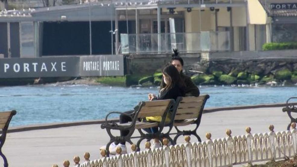 Yasağa rağmen Bebek sahilinde yürüyüş yaptılar