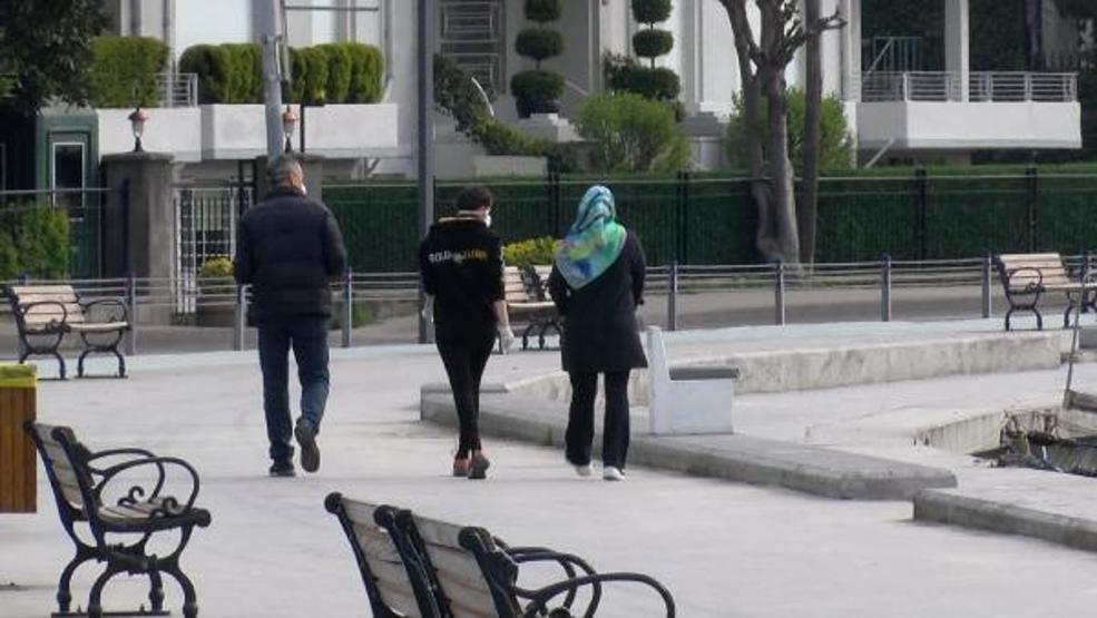 Yasağa rağmen Bebek sahilinde yürüyüş yaptılar