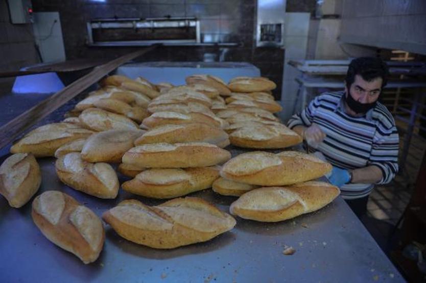 İstanbulda fırıncılar hafta sonundaki sokağa çıkma yasağına hazır