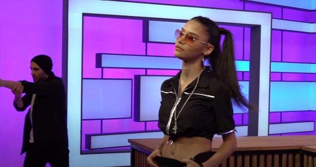 Survivor 2017 yarışmacısı Denisa bu kez rap söyledi