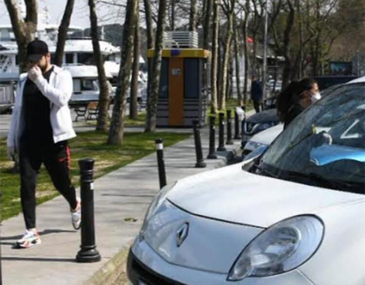 Alp Navruz yeni sevgilisiyle görüntülendi