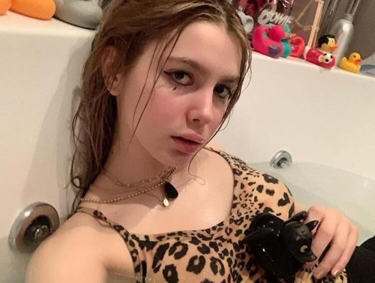Aleyna Tilkinin jakuzi pozuna yorum ve beğeni yağdı