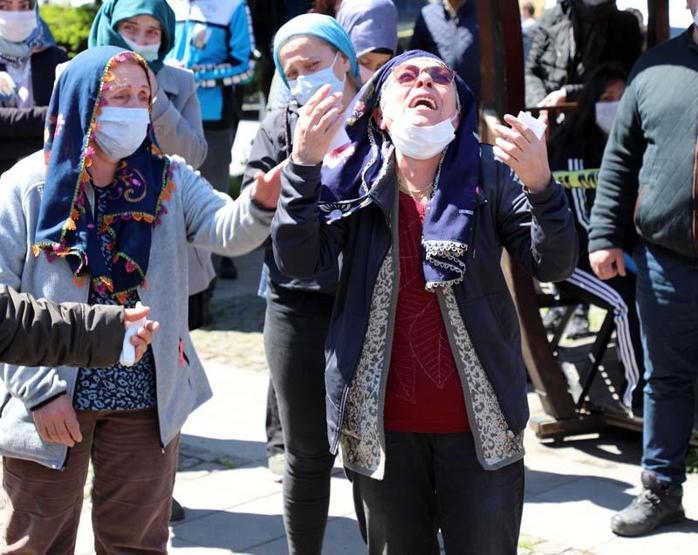 Rizede öldürülen AK Parti Fındıklı İlçe Başkan Yardımcısı Gamze Pala toprağa verildi