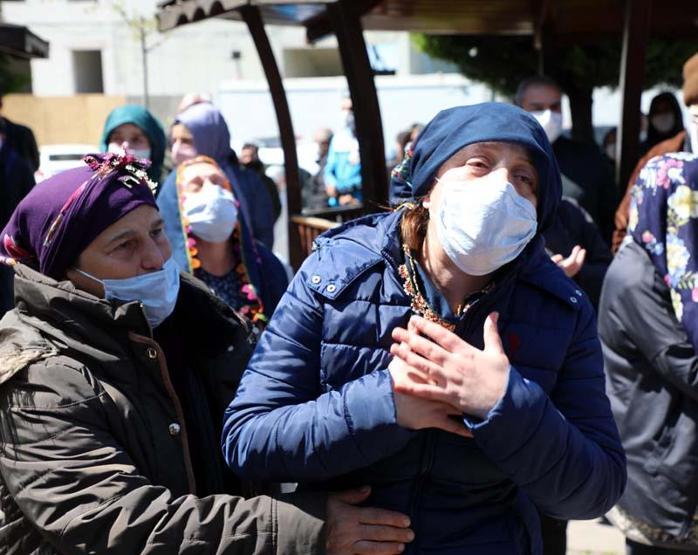 Rizede öldürülen AK Parti Fındıklı İlçe Başkan Yardımcısı Gamze Pala toprağa verildi