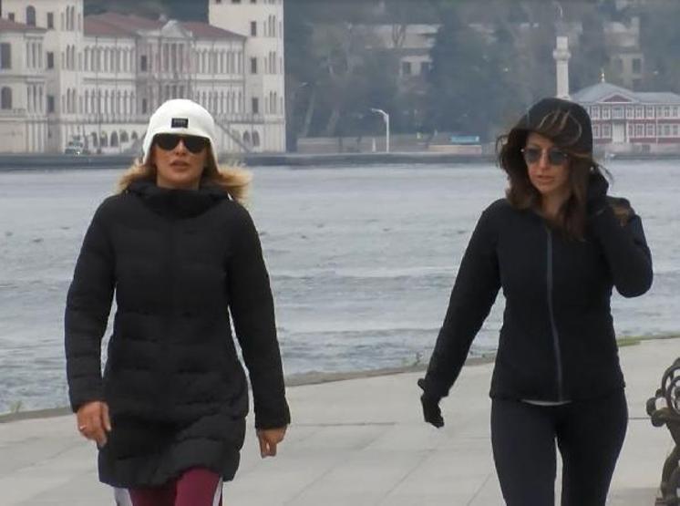 Bebek Sahilinde yasağa rağmen spor yaptılar