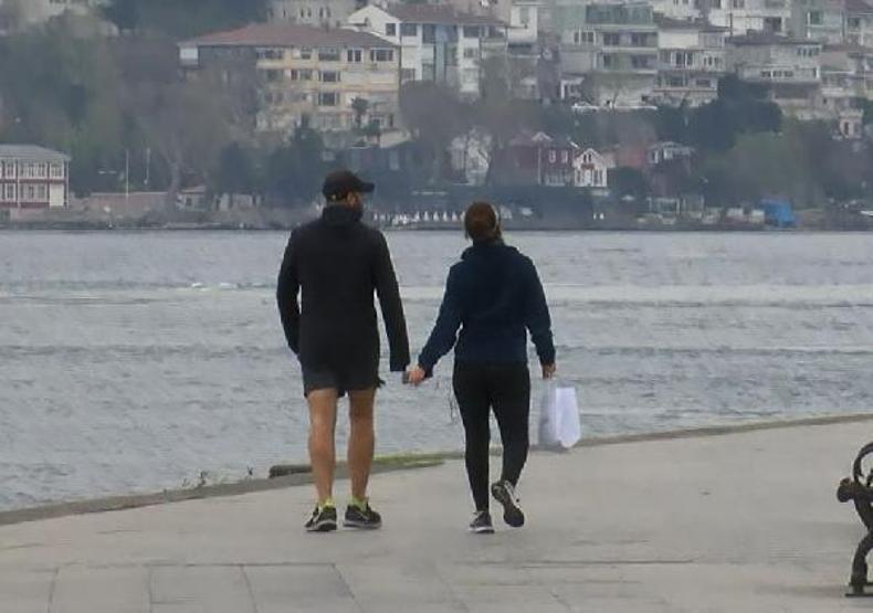 Bebek Sahilinde yasağa rağmen spor yaptılar
