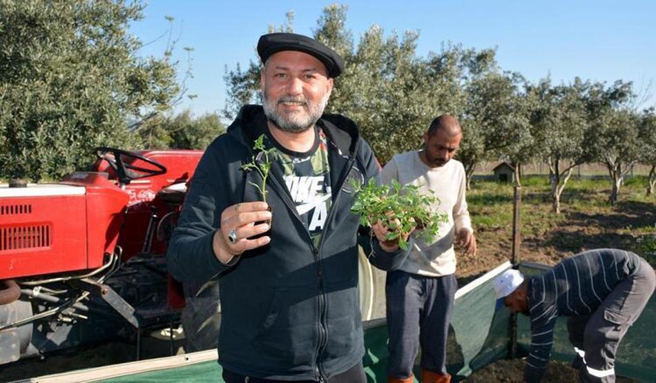 Hüsnü Şenlendirici İzmirdeki çiftliğinde oğlunu evlendirdi