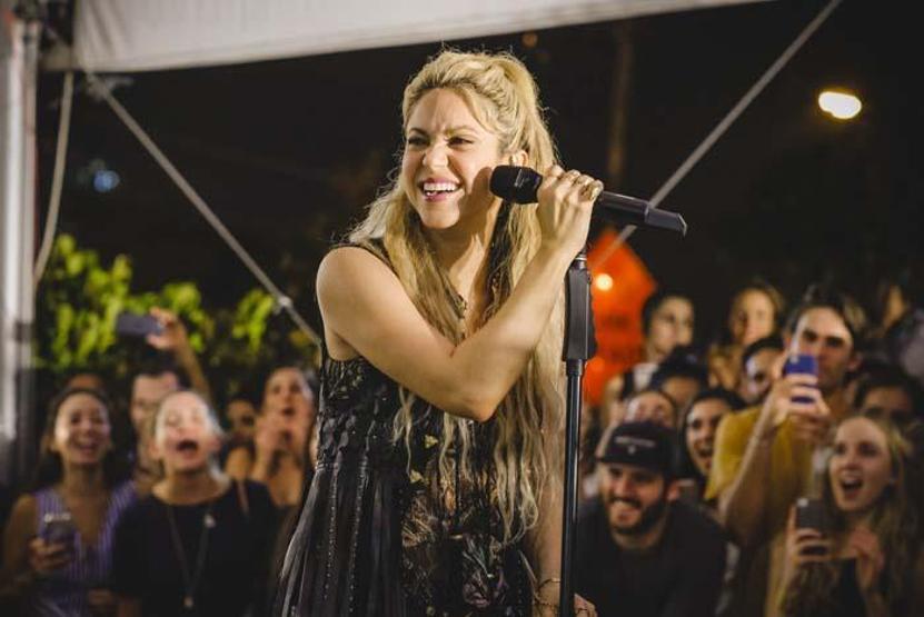 Shakira karantinayı fırsat bilip diploma aldı