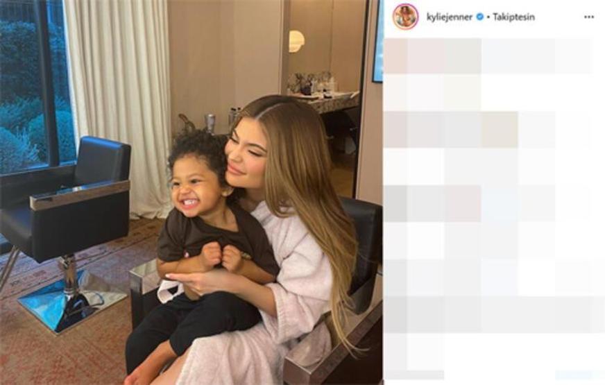 Kylie Jennerdan yeni evden ilk poz