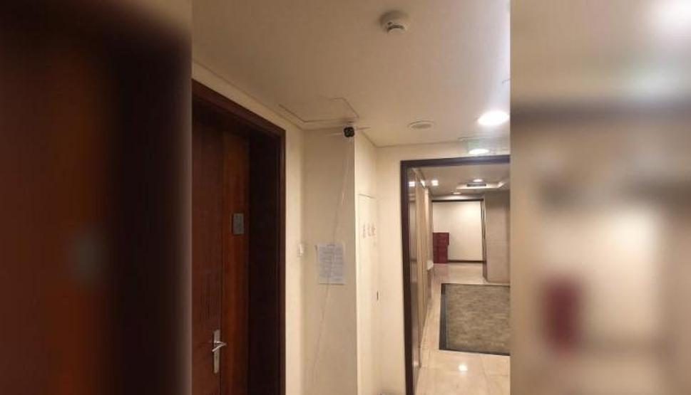 Koronavirüs bizi gözetliyor: Çinden evlere güvenlik kameralı salgın önlemi