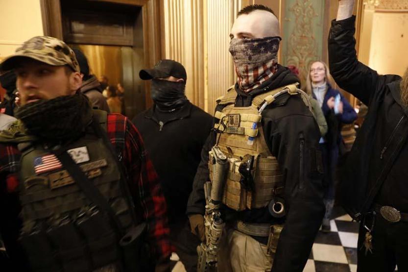 ABDnin Michigan eyaletinde kısıtlama karşıtı silahlı protestocular kongre binasına girdi