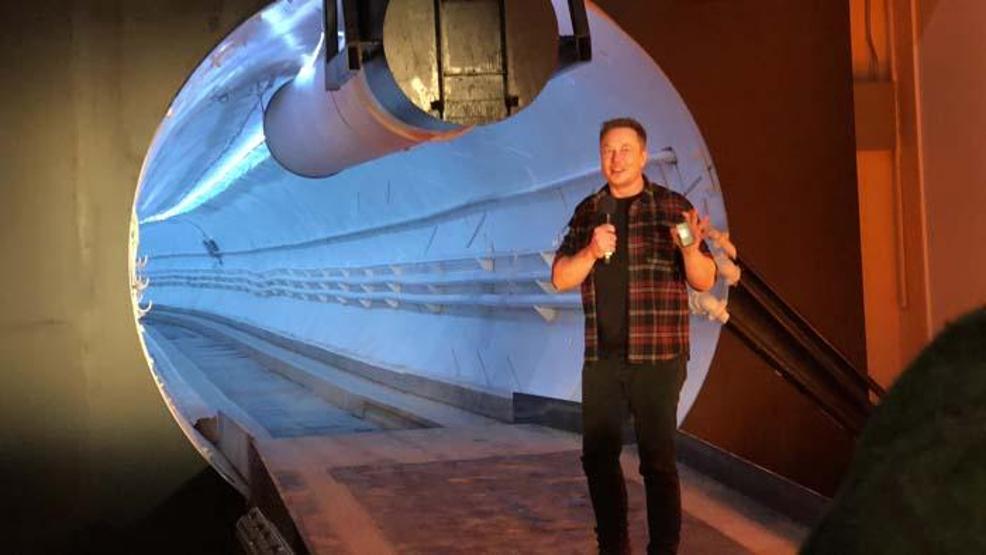 Elon Musk tweet attı, Teslanın piyasa değeri 14 milyar dolar azaldı