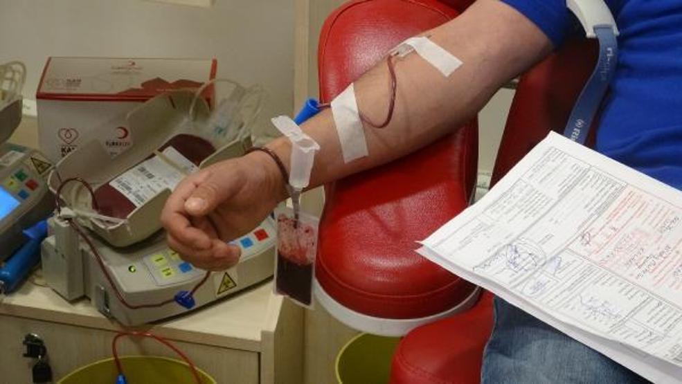 Kan verebilmek için sokağa çıktılar