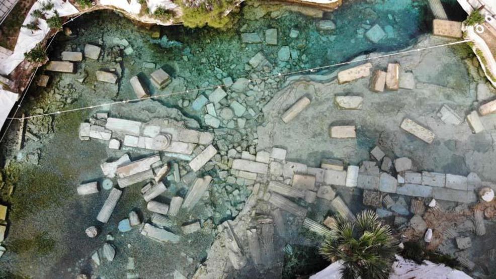 2 bin 500 yıllık antik havuz ve çevresi bomboş