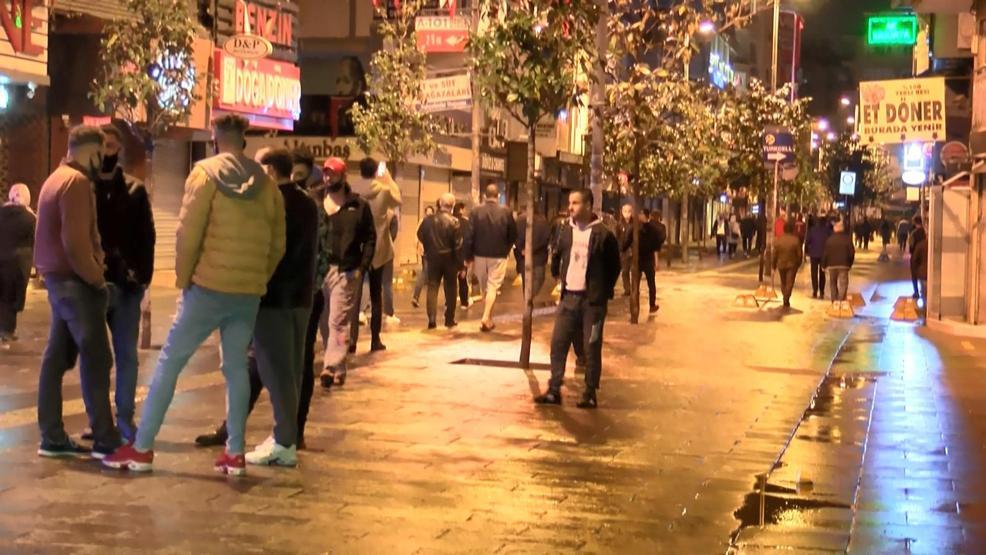 Kısıtlama kalktı, Şirinevler Meydanı tıklım tıklım doldu
