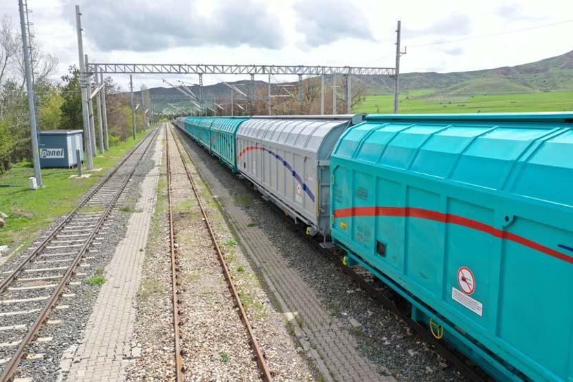 Samsun-Sivas Kalın demiryolu hattında ilk ticari sefer başladı