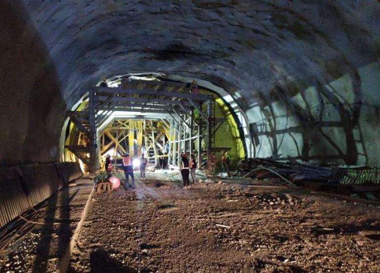Egenin en büyük projelerinden Honaz Tüneli 2021de faaliyete geçiyor