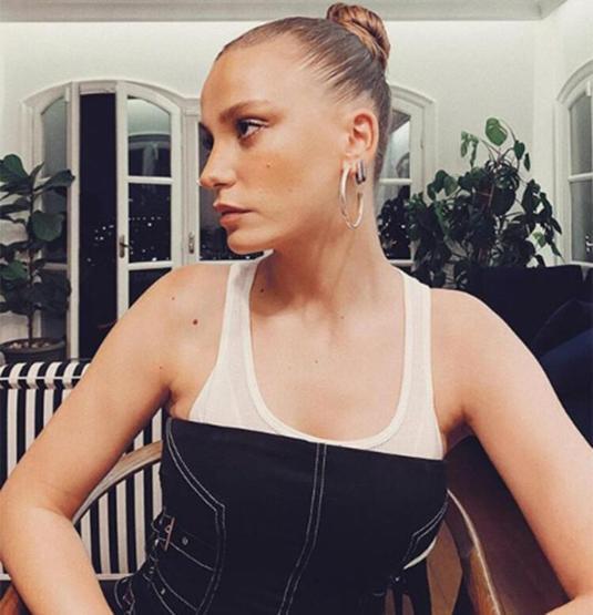 Serenay Sarıkayanın 90 bin liralık fotoğrafı