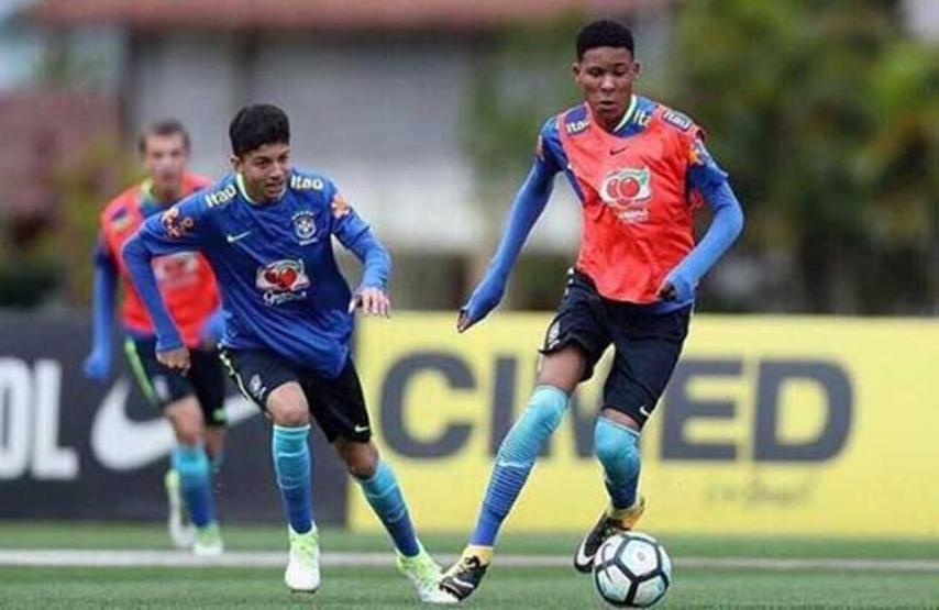 Fenerbahçe sol bekini Brezilyada buldu