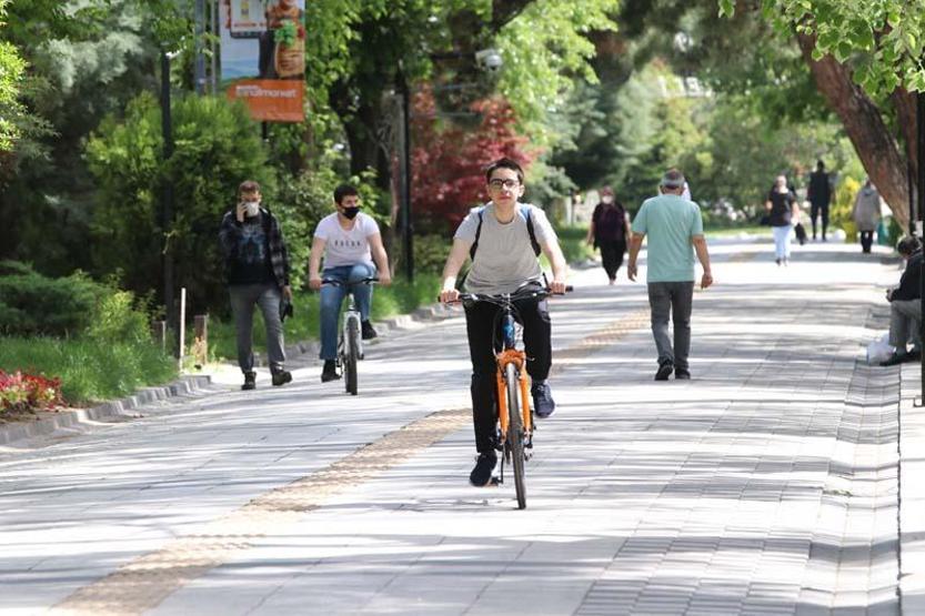 15-20 yaş arasındaki gençlere 4 saatlik sokağa çıkma izni